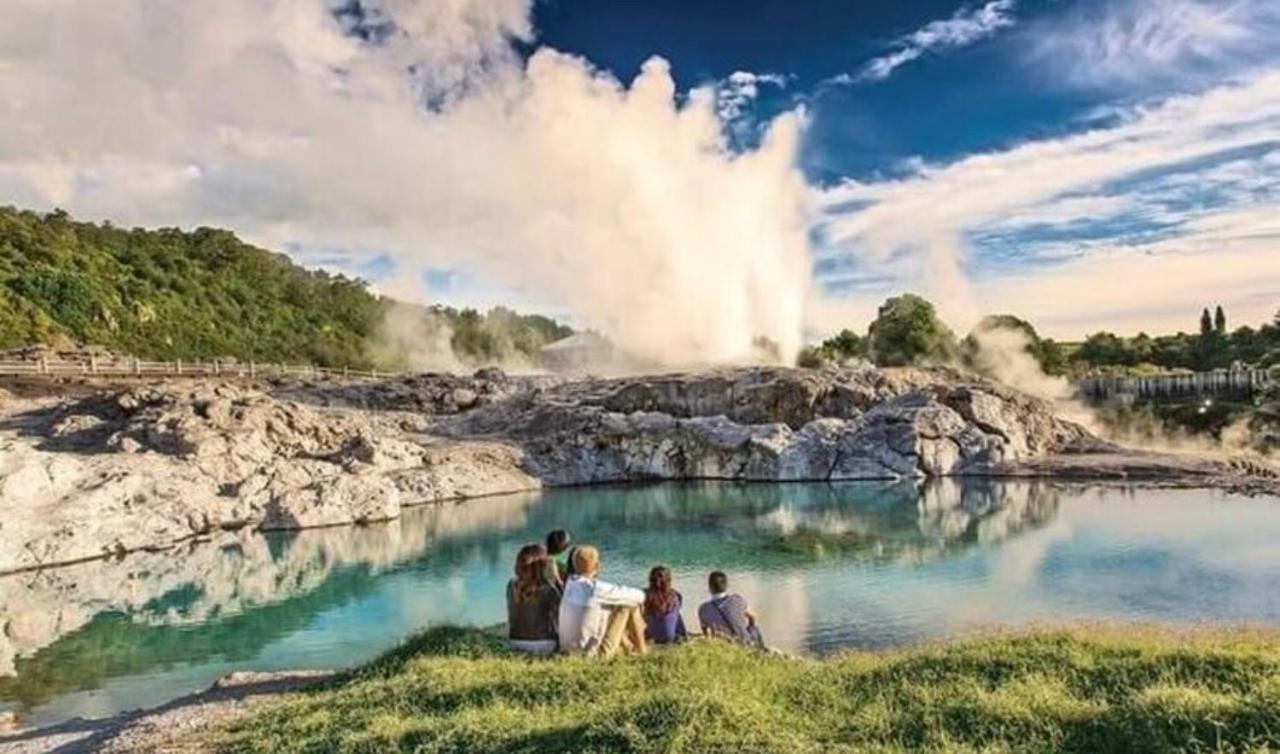 רוטורואה Skyline Mountain View Lodge Up To 16 People מראה חיצוני תמונה